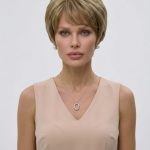Парик Elena с моно вставкой ручной работы — вид спереди